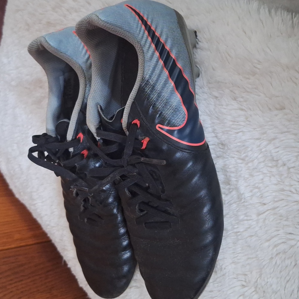 Nike Tiempo Black Men's Soccer Shoes